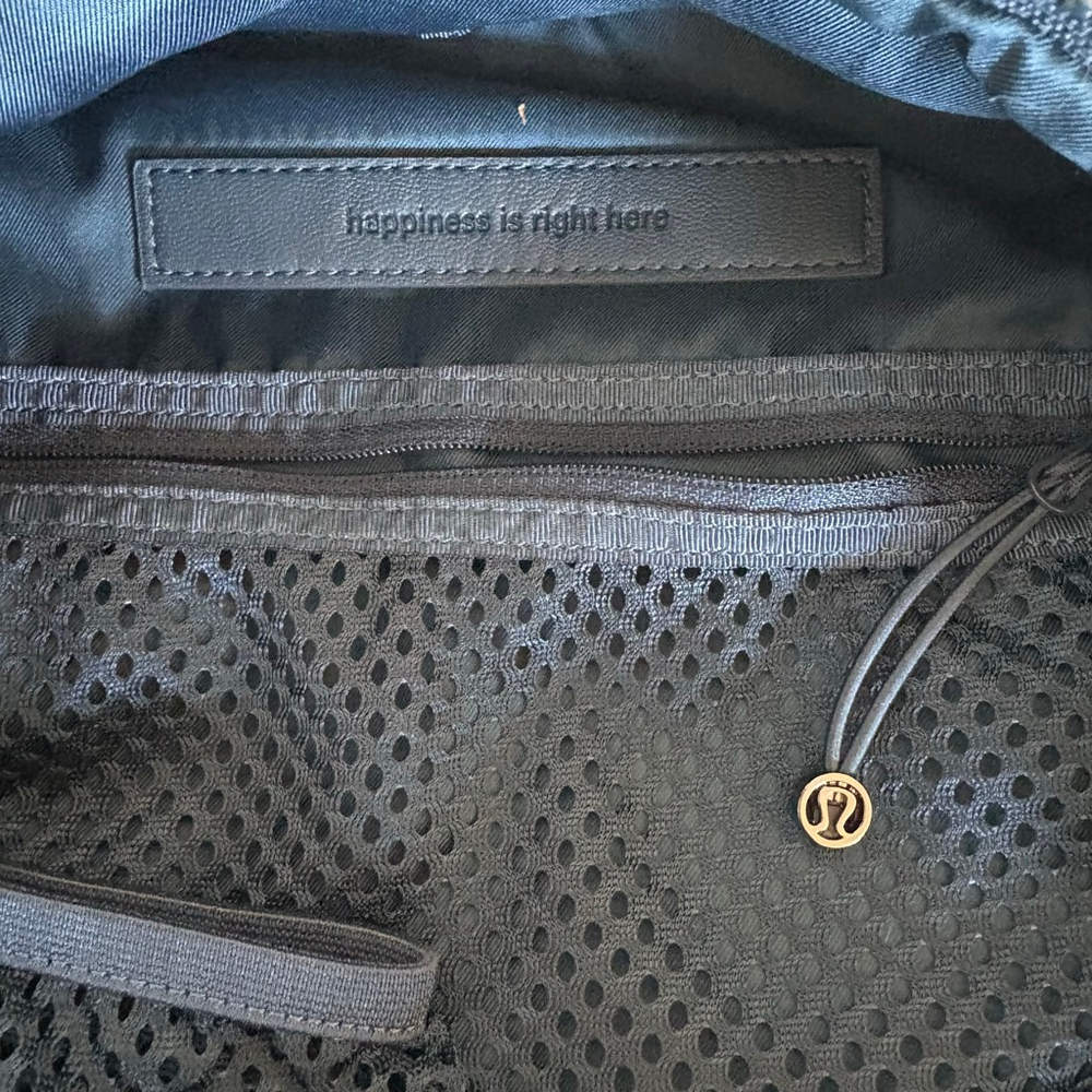 Lululemon Athletica Go Lightly Navy Blue Mesh Backpack Mini - Picture 11 of 13